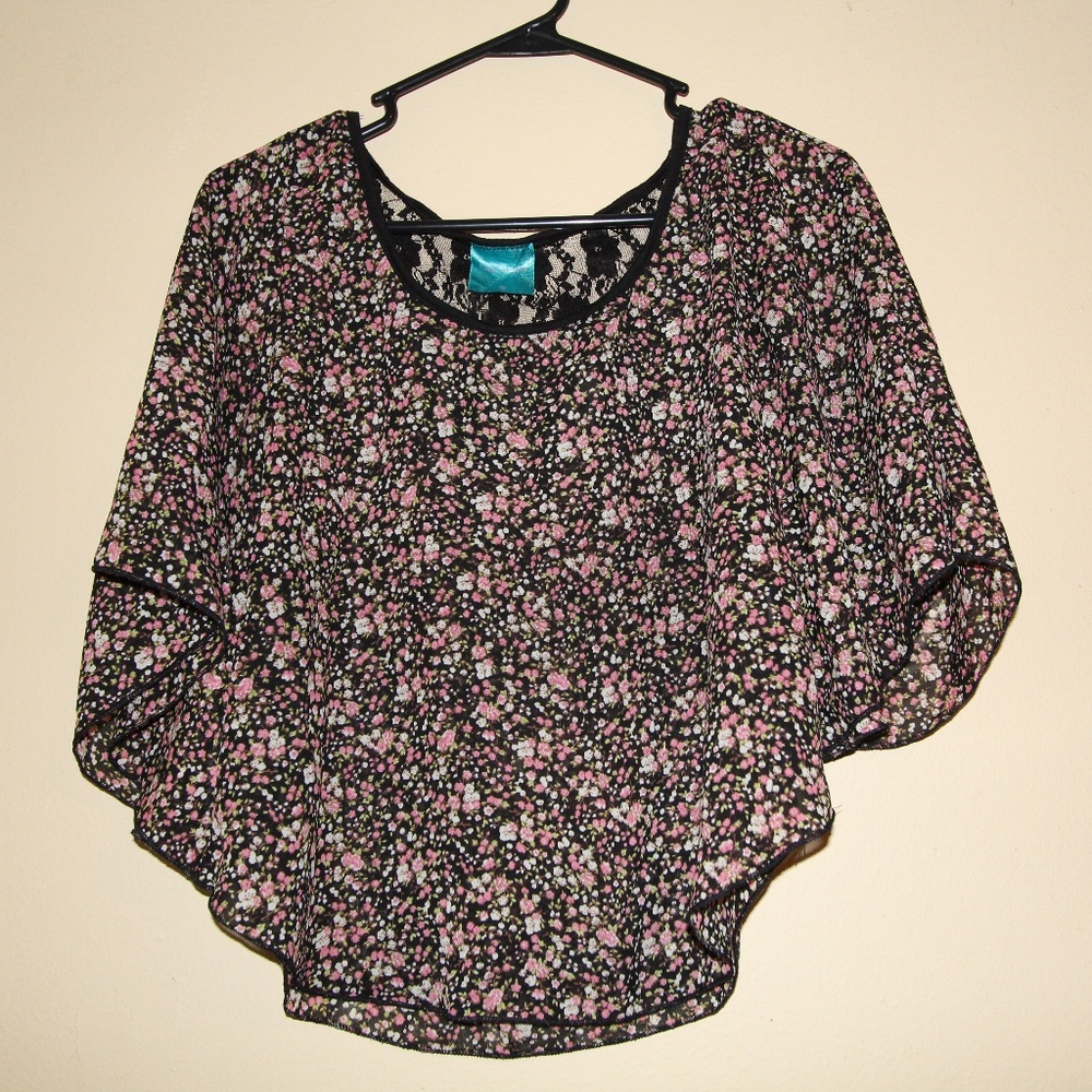 Trendy Floral Blouse